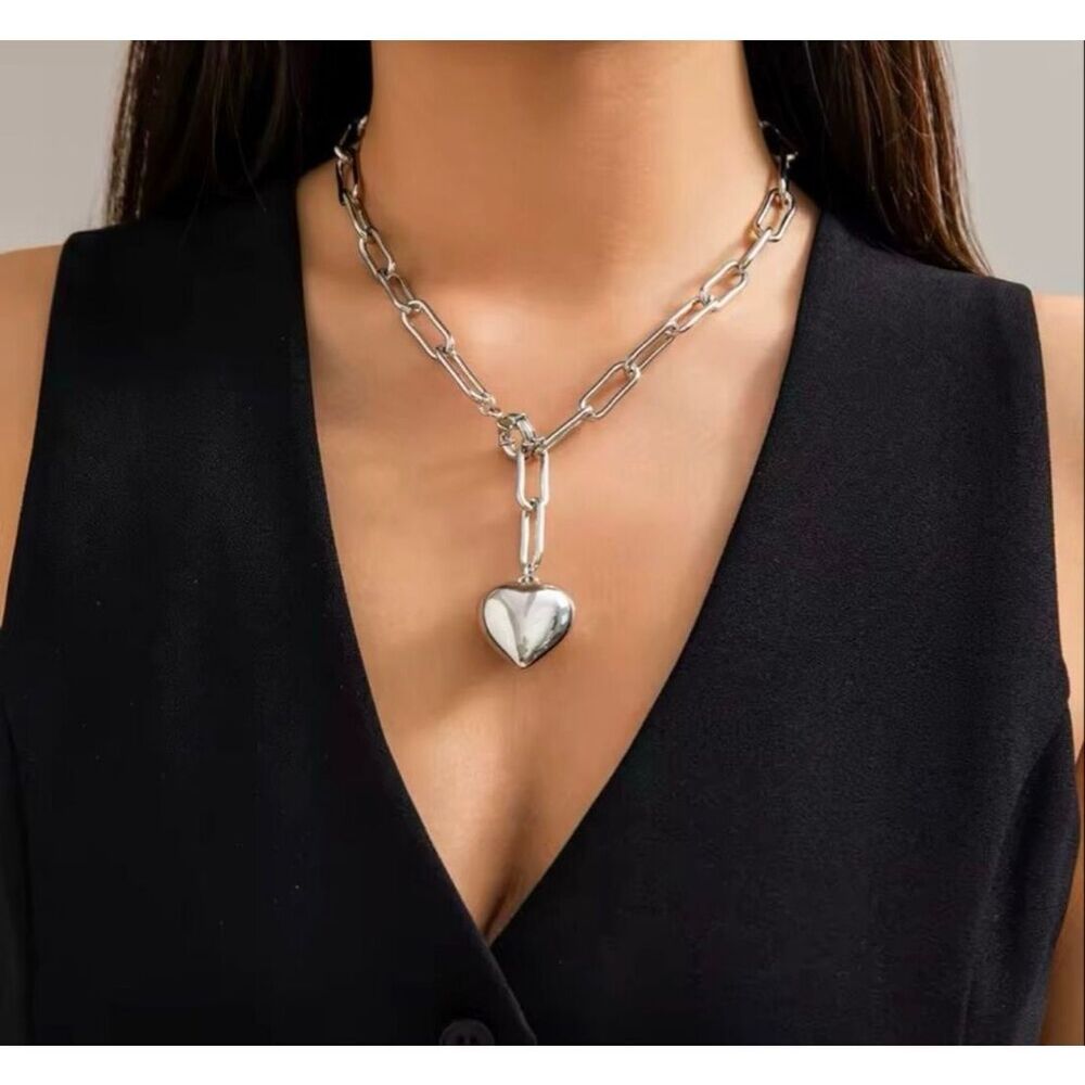 Zara Silver Tone Heart Pendant Necklace with Toggle Clasp – NWOT